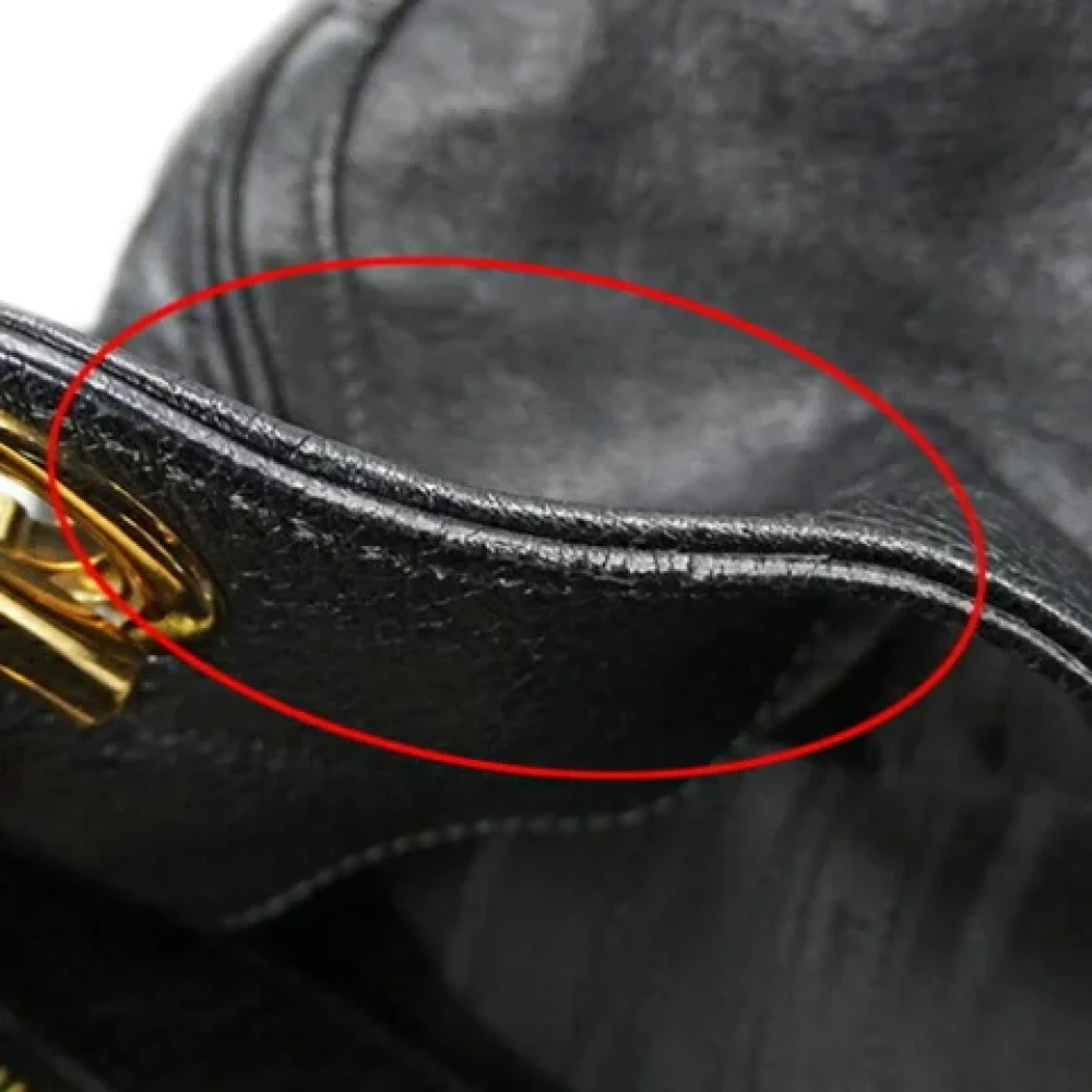 Salvatore Ferragamo Pre-owned Leather shoulder-bags Black Dames