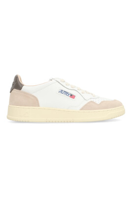 sneakers-basses-en-cuir-avec-inserts-en-daim