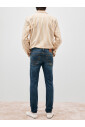 slim-fit-jeans