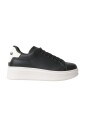 sneakers-en-cuir-noir-avec-patch-en-caoutchouc