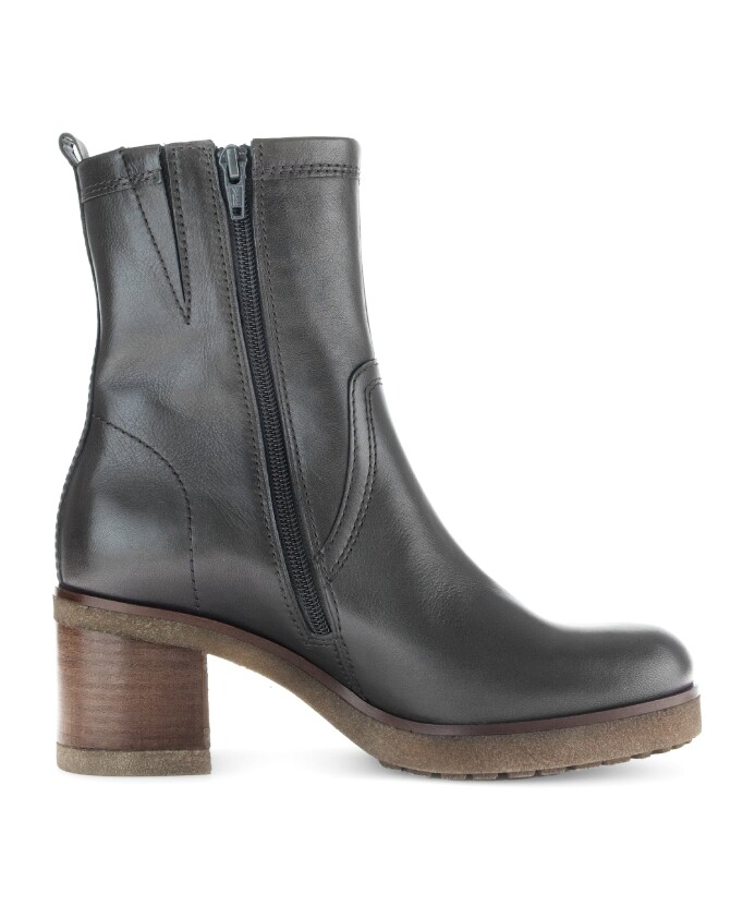 elegantes-bottines-vertes-en-cuir