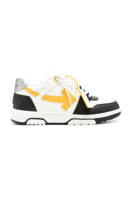 chaussures-plates-jaunes-avec-fleches-signature