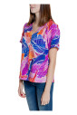 roze-v-hals-bedrukte-blouse