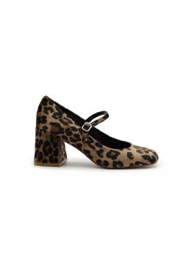 leopard-velvet-haele-pumps