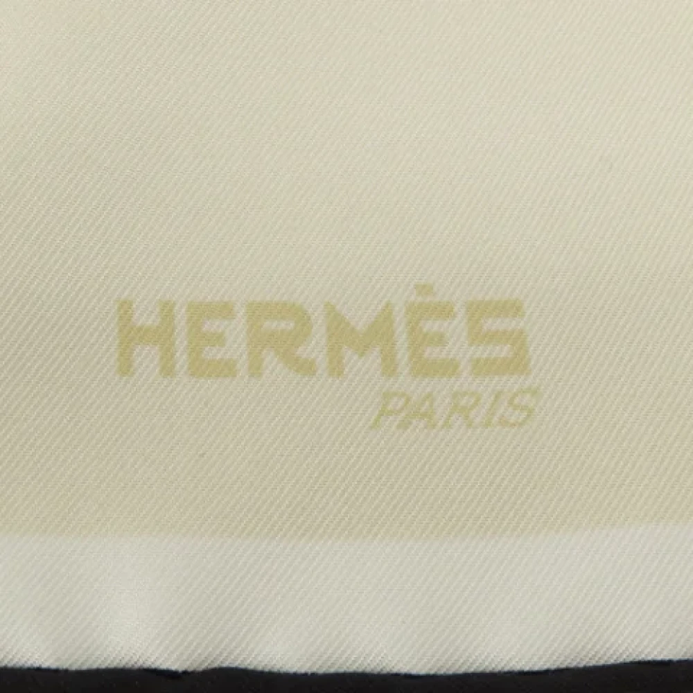 Hermès Vintage Pre-owned Silk scarves White Dames