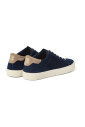 sneaker-bleu-avec-semelle-contrastante