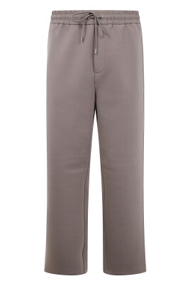pantalon-en-tricot-au-design-poli