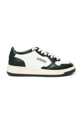 sneakers-blanches-en-cuir-avec-bloc-de-couleur