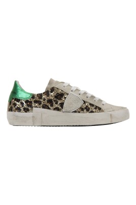 baskets-en-daim-leopard-a-paillettes