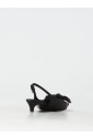 escarpins-noirs-en-satin-avec