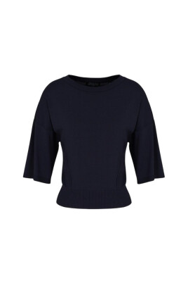 blue-sweater-minimal-style