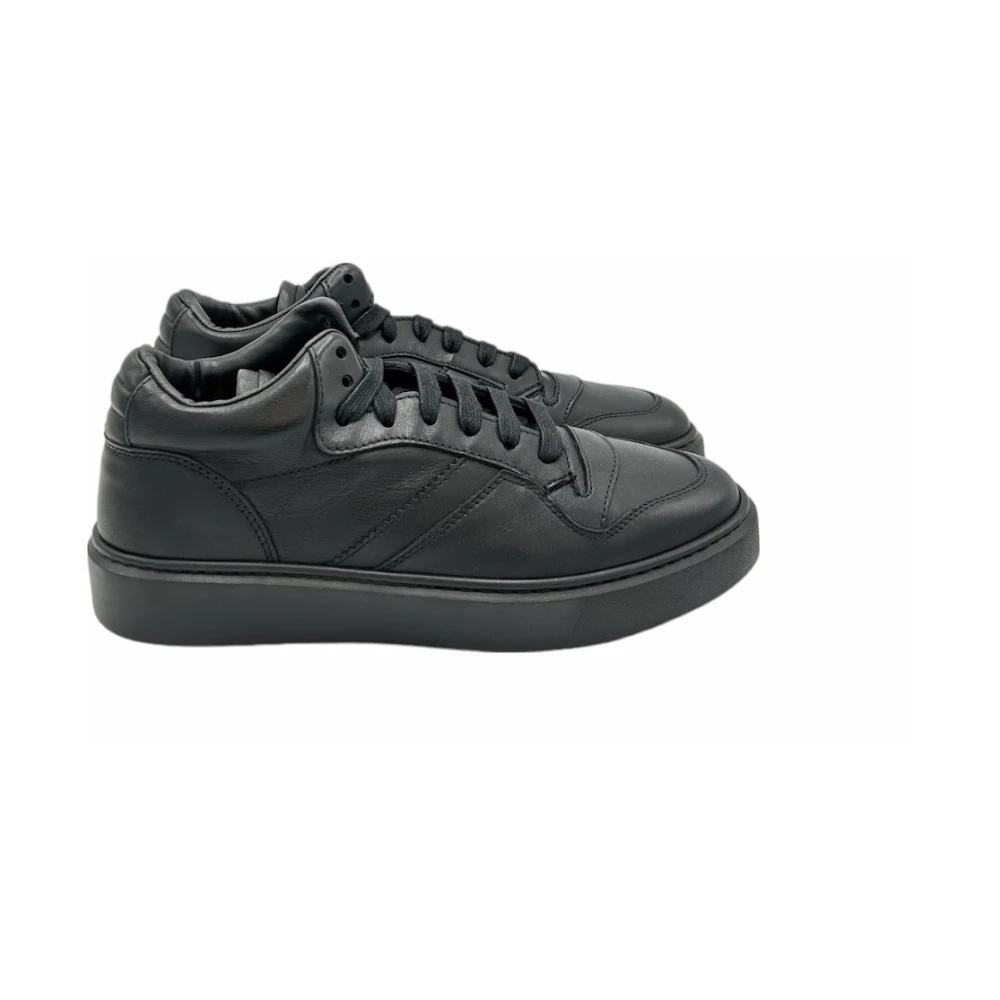 Doucal's Minimalistische zwarte leren sneakers Black Heren