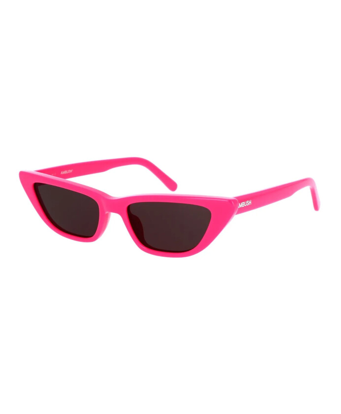 bold-cat-eye-sunglasses-with-dark-grey-lenses