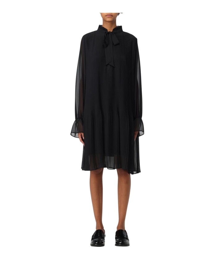 elegante-robe-noire-plissee-mini