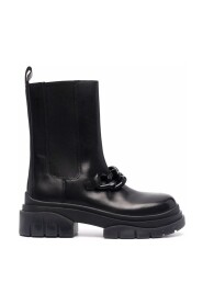 Buty