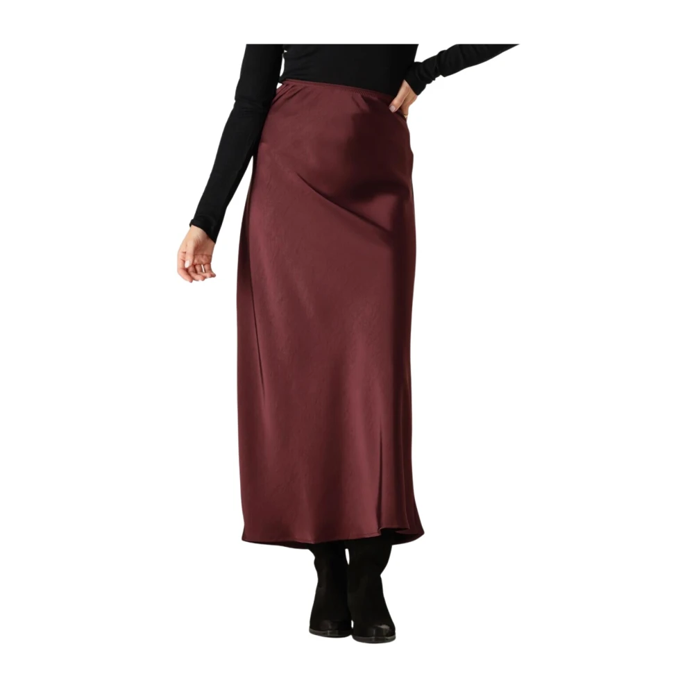 NEO NOIR Bordeaux Maxi Rok Stijlvolle Upgrade Red Dames