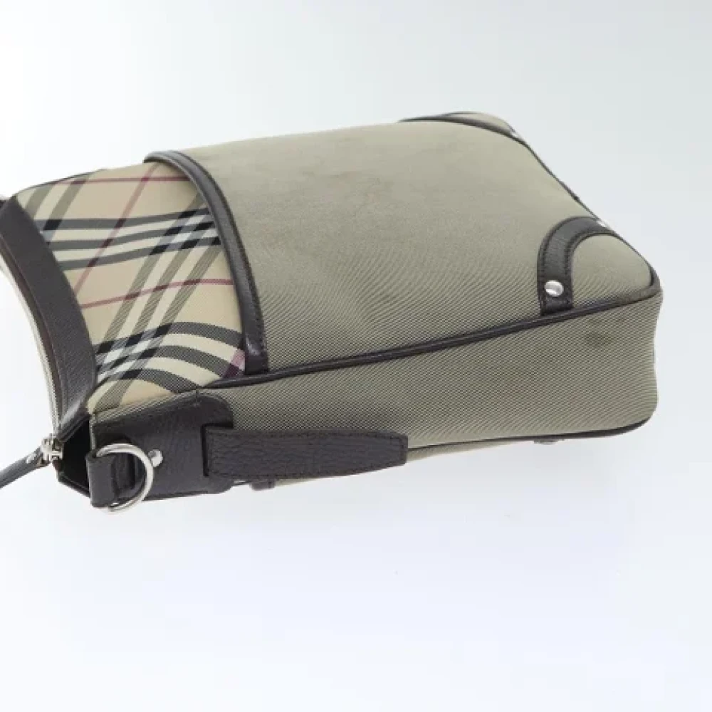 Burberry Vintage Pre-owned Nylon shoulder-bags Gray Dames