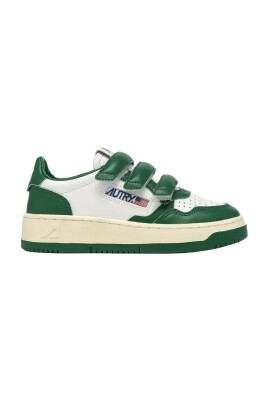 sneakers-en-cuir-avec-etiquette-logo