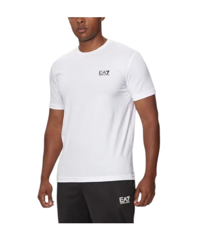 wit-t-shirt-met-schoon-ontwerp