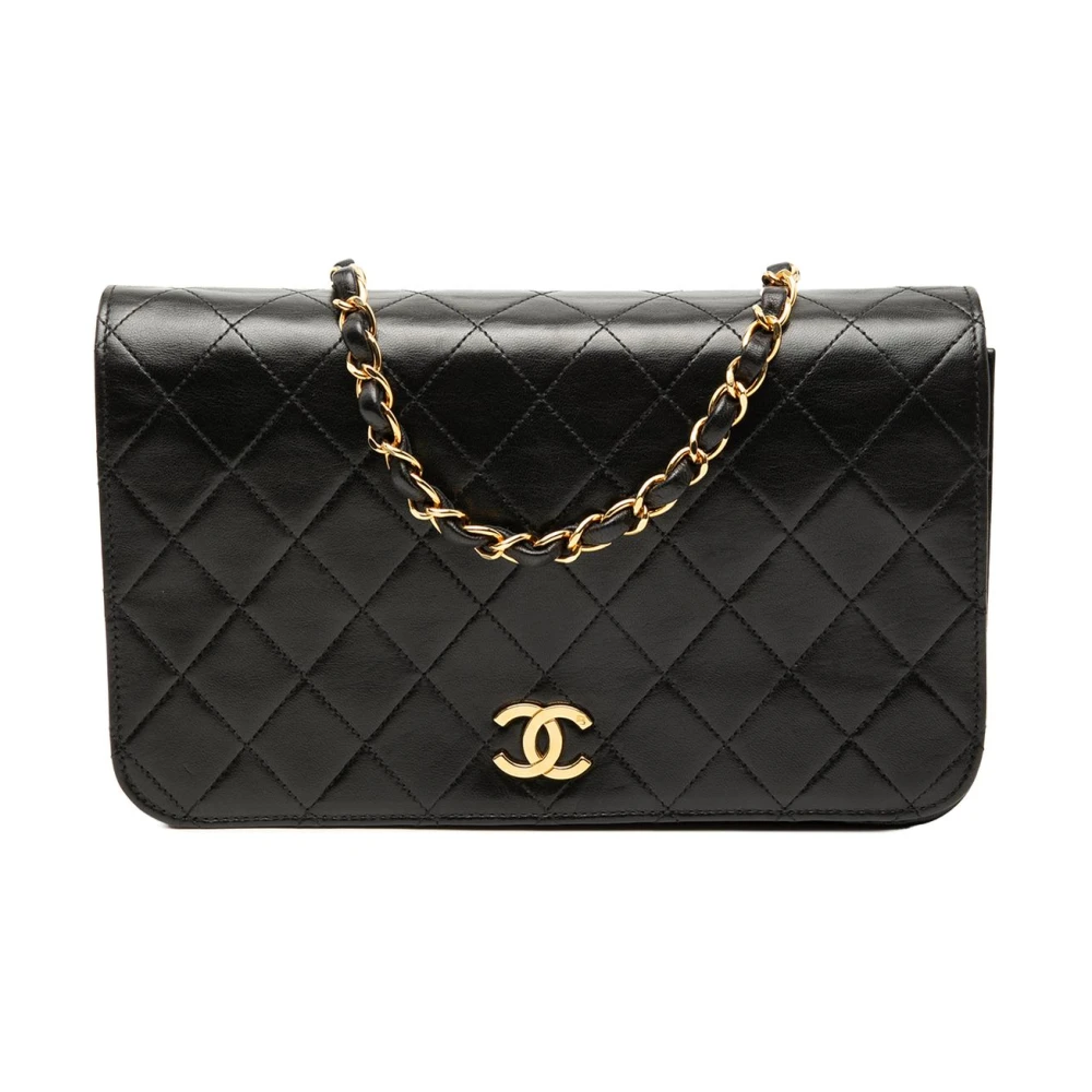 Chanel Vintage Women's Black Pre-Owned Flap Bag With Chain