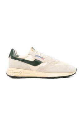sneakers-beige-pour-un-look-elegant