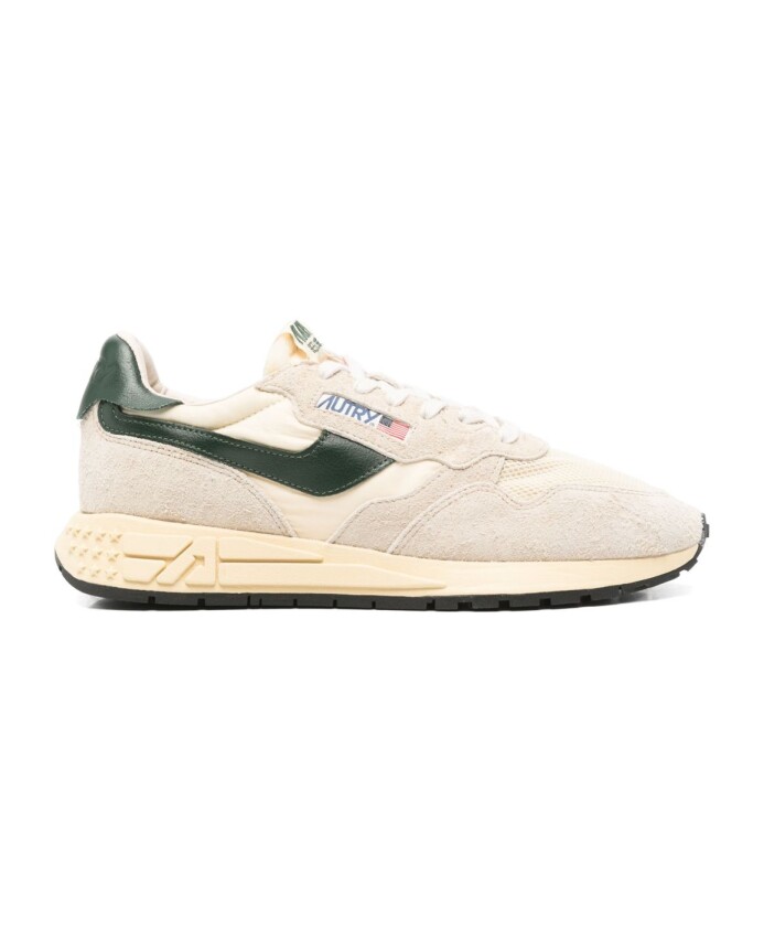sneakers-beige-pour-un-look-elegant