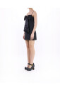 robe-noire-avec-et-details-en-satin