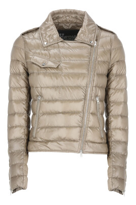 grey-jacket-with-collar-and-pockets