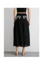 jupe-midi-noire-brodee-florale