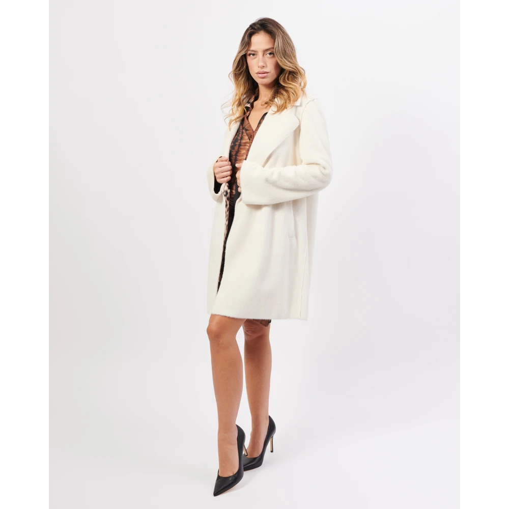Gerry Weber Witte dubbelrijige jas met dierenprint White Dames