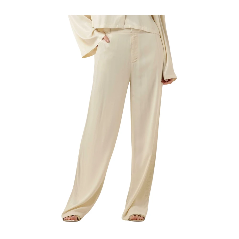 Alix The Label Elegante Wijde Satijnen Broek Beige Dames
