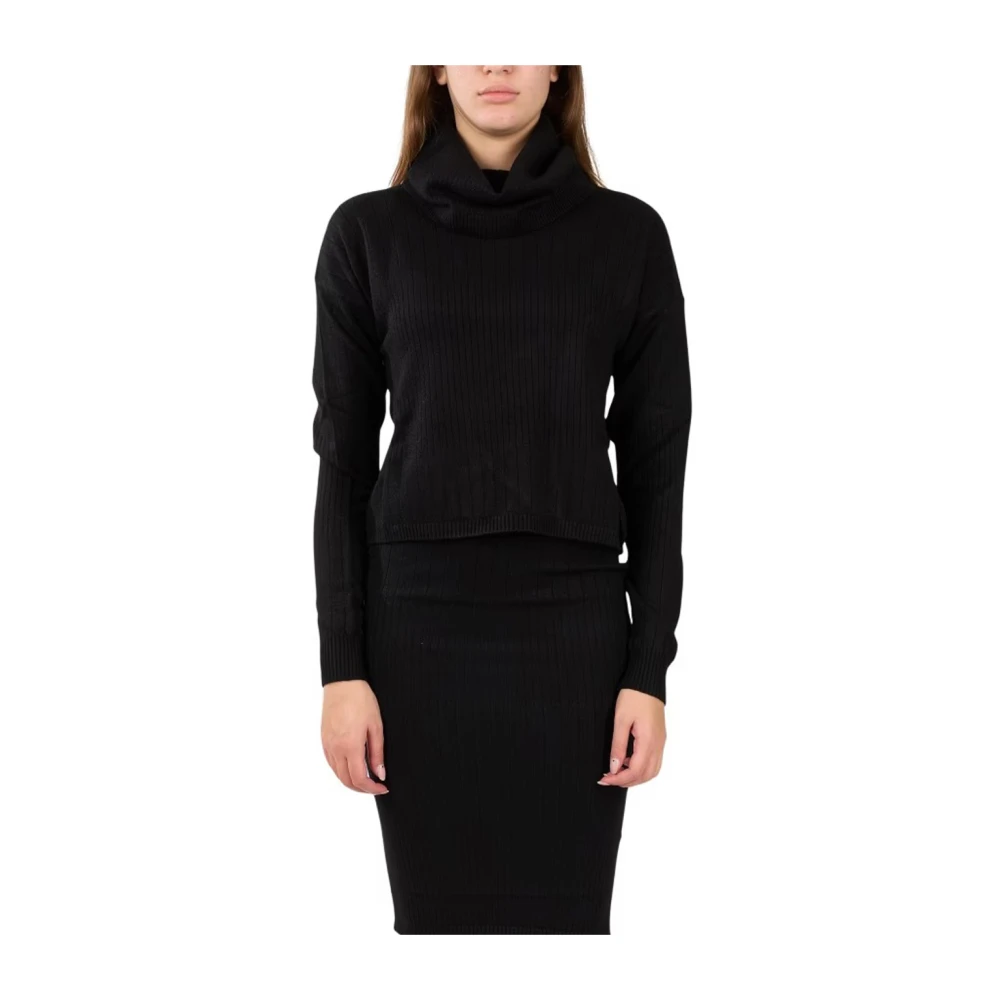 Hinnominate Zwarte Geribbelde Coltrui Sweater Black Dames