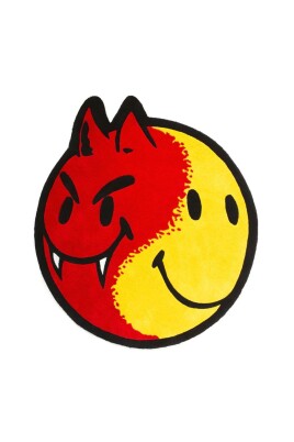 smiley-face-circular-design-accessories