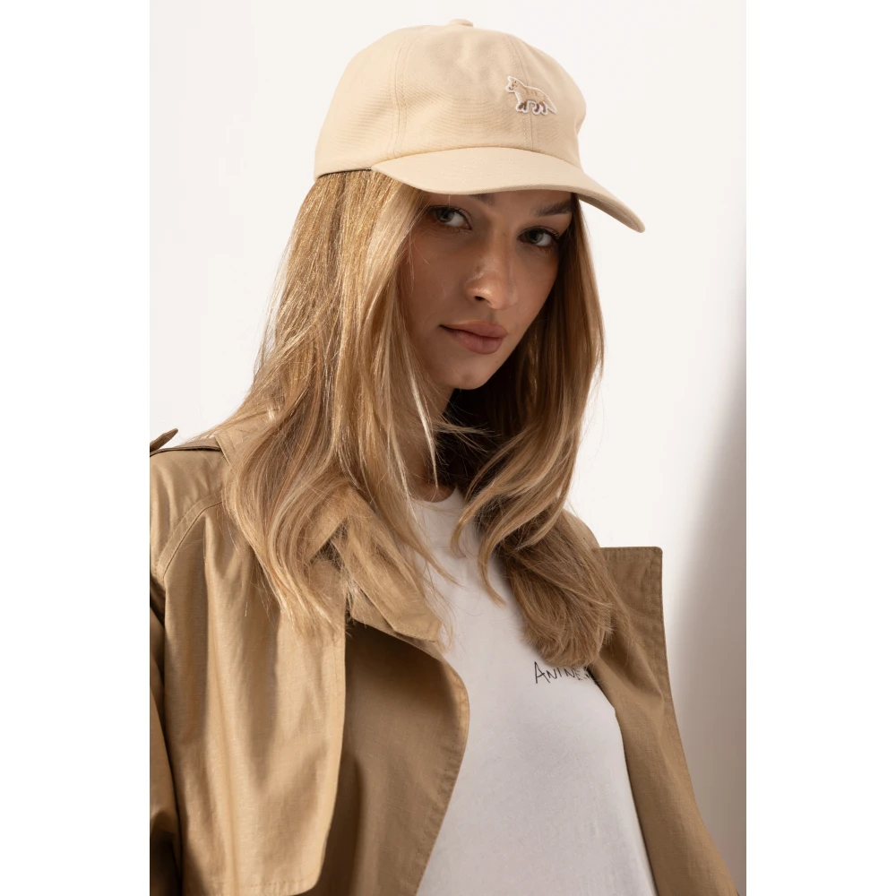 Maison Kitsuné Baseball cap Beige Dames