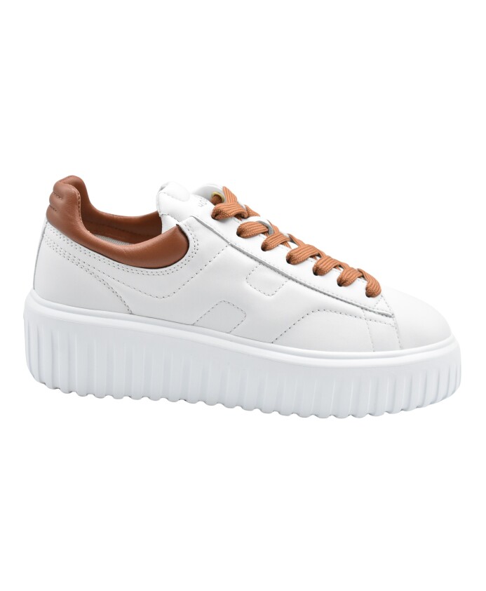 chaussures-plates-blanches-pour-femmes