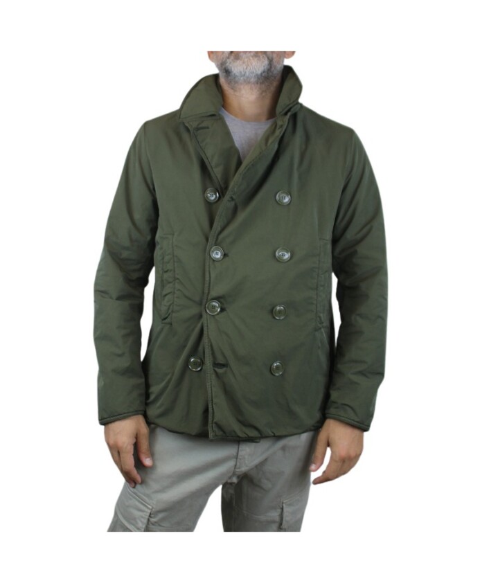veste-technique-verte-avec-double-rangee-de-boutons