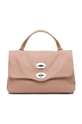 pink-leather-handbag-elegant-practical-style