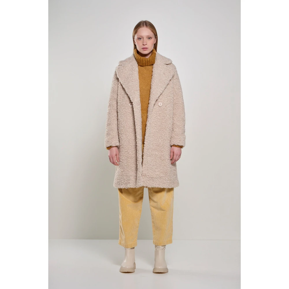 BomBoogie Krul-effect Sherpa Fleece Jas met Revers Beige Dames