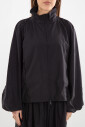 veste-en-nylon-decoupee-noire
