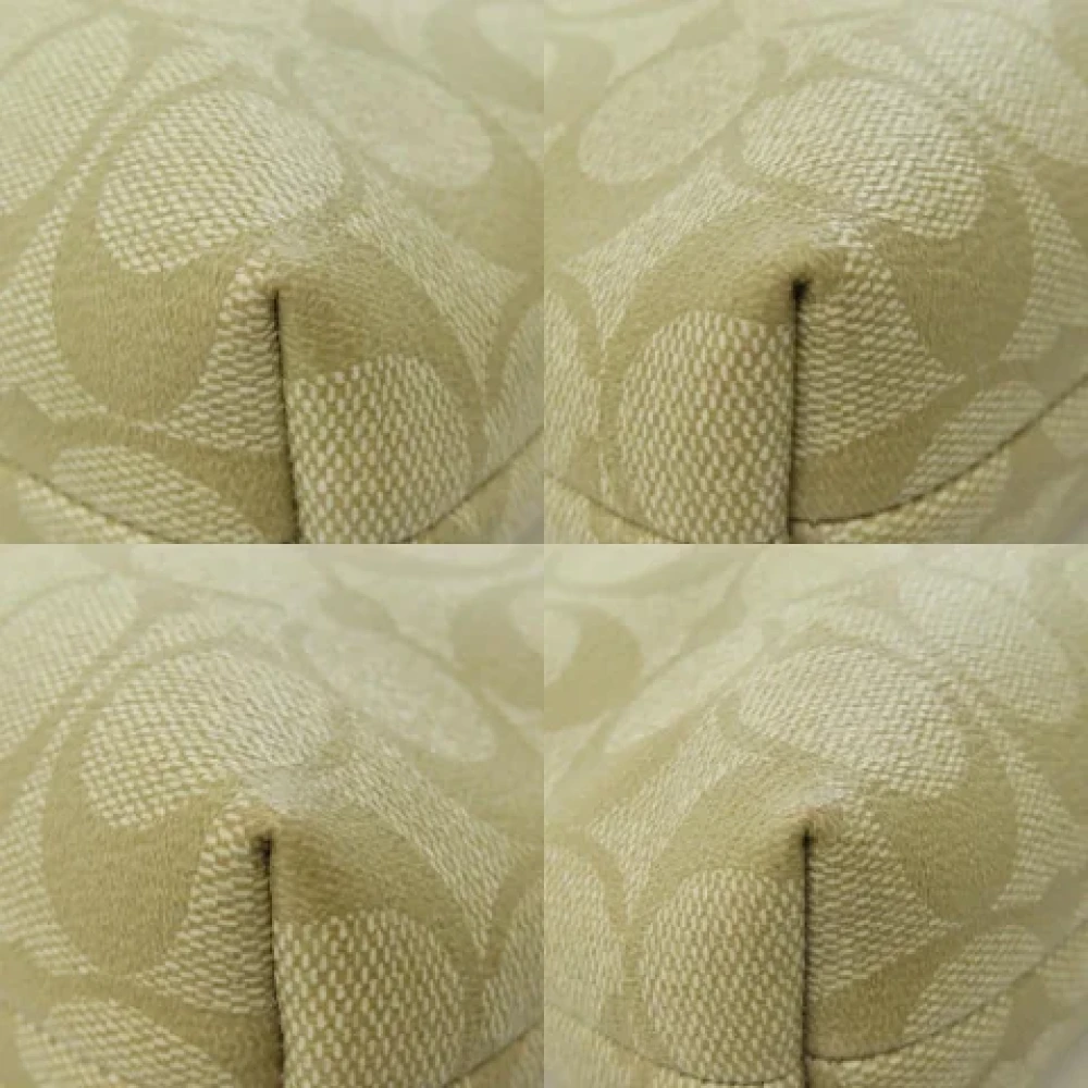 Coach Pre-owned Plastic shoulder-bags Beige Dames