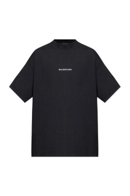 t-shirt-with-a-patch-on-the-sleeve