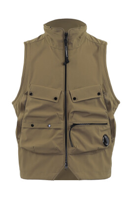 lens-detail-multi-pocket-vest