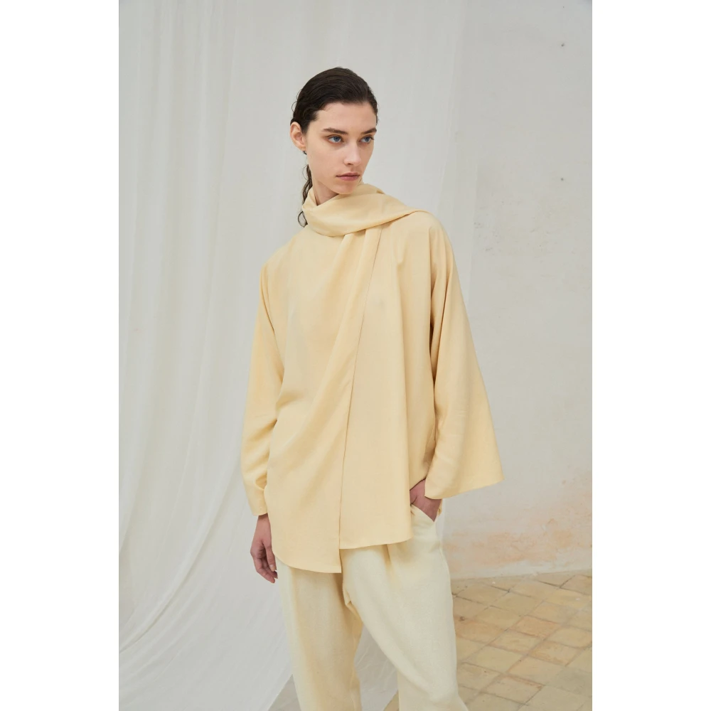 Cortana Zijden Wrap Blouse met Shawl Kraag Beige Dames