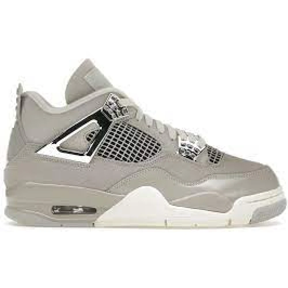 Nike Gray Trainers, Unisex, 10 1/2 Uk, 4 Retro Frozen Moments