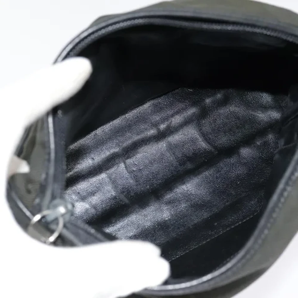 Salvatore Ferragamo Pre-owned Canvas clutches Green Dames