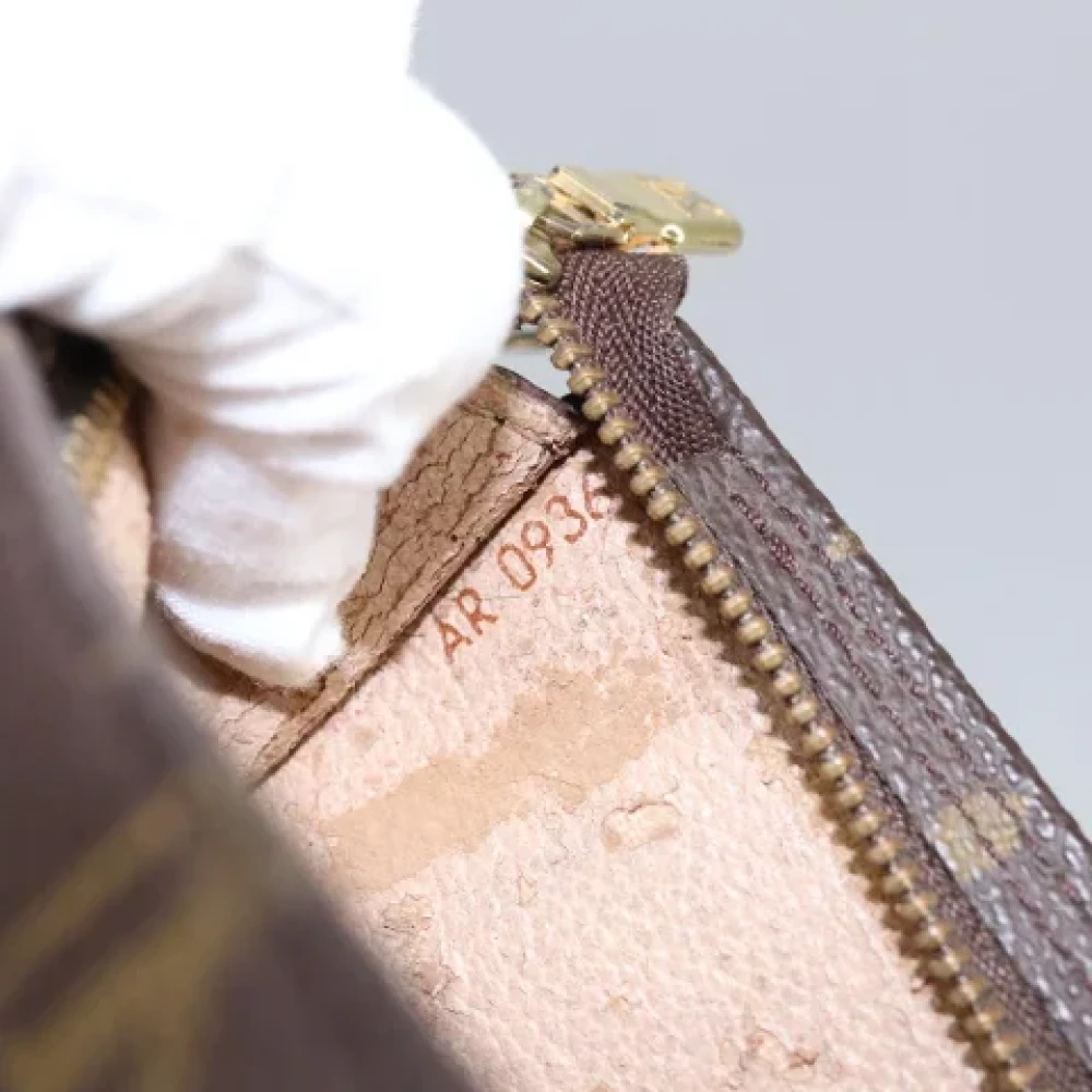 Louis Vuitton Vintage Pre-owned Canvas pouches Brown Dames