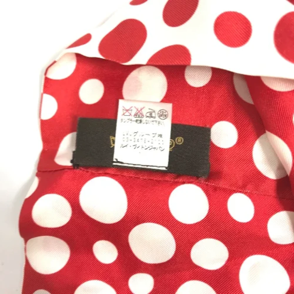 Louis Vuitton Vintage Pre-owned Silk scarves Red Dames