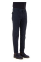 pantalon-bleu-avec-bouton-cache