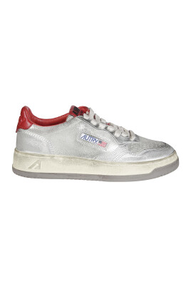 sneakers-vintage-en-daim-bas