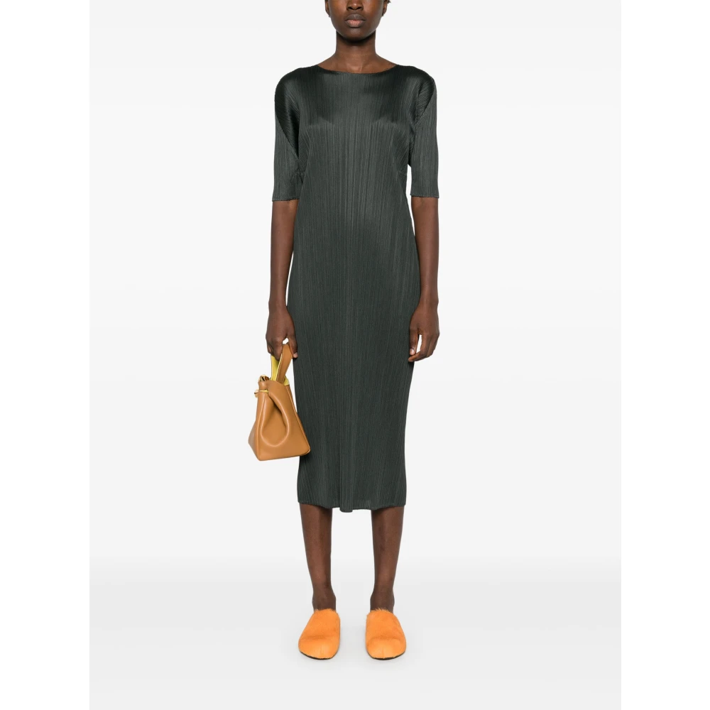 Issey Miyake Elegante Zwarte Jurk voor Vrouwen Black Dames